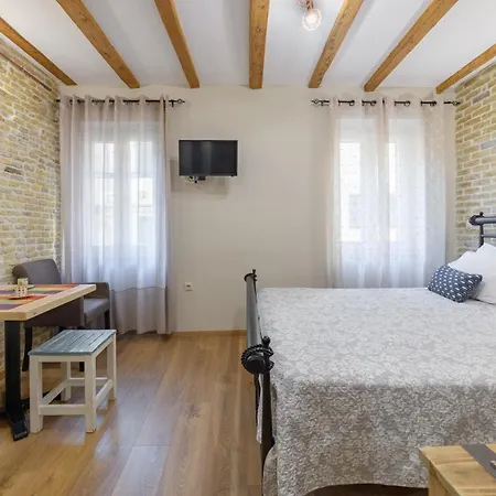 Апартаменты Constantin Old Town *